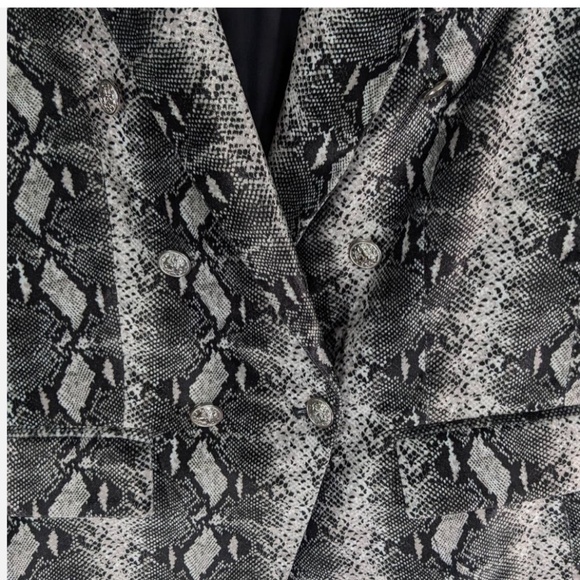 Generation Love Black and White Blazer - Picture 3 of 6